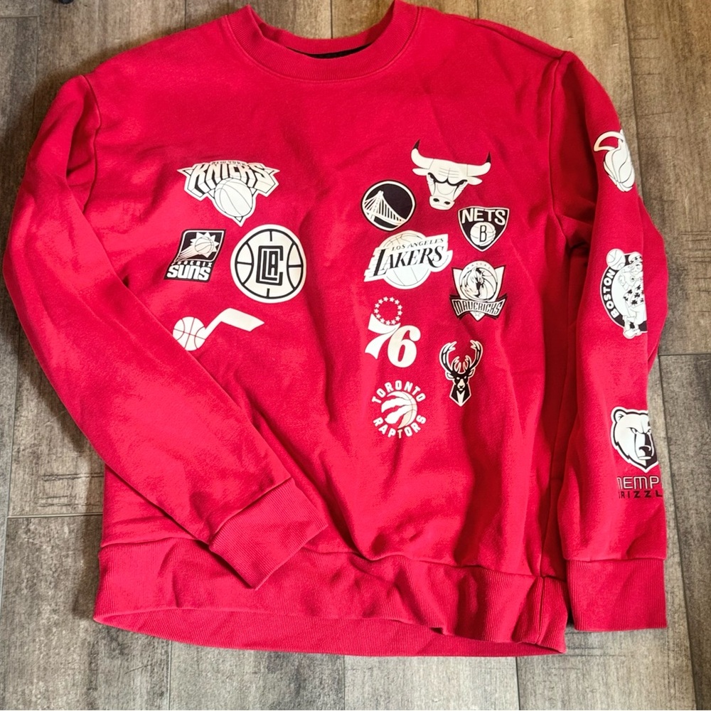 Hollister Sweatshirt Mens M Crew Neck NBA Basketball‎ Collaboration Pullover Red